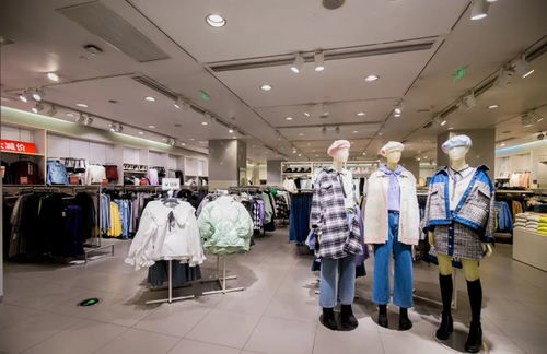 白云万达十年庆 餐饮满百送百，精品服装五折起，时尚狂欢邀您共赴